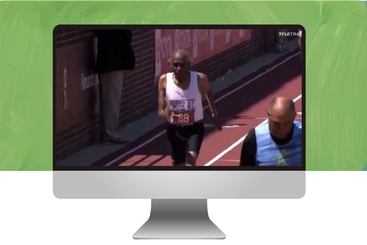 Wright, 100 anos, na competição na competição Penn Relays deste ano.