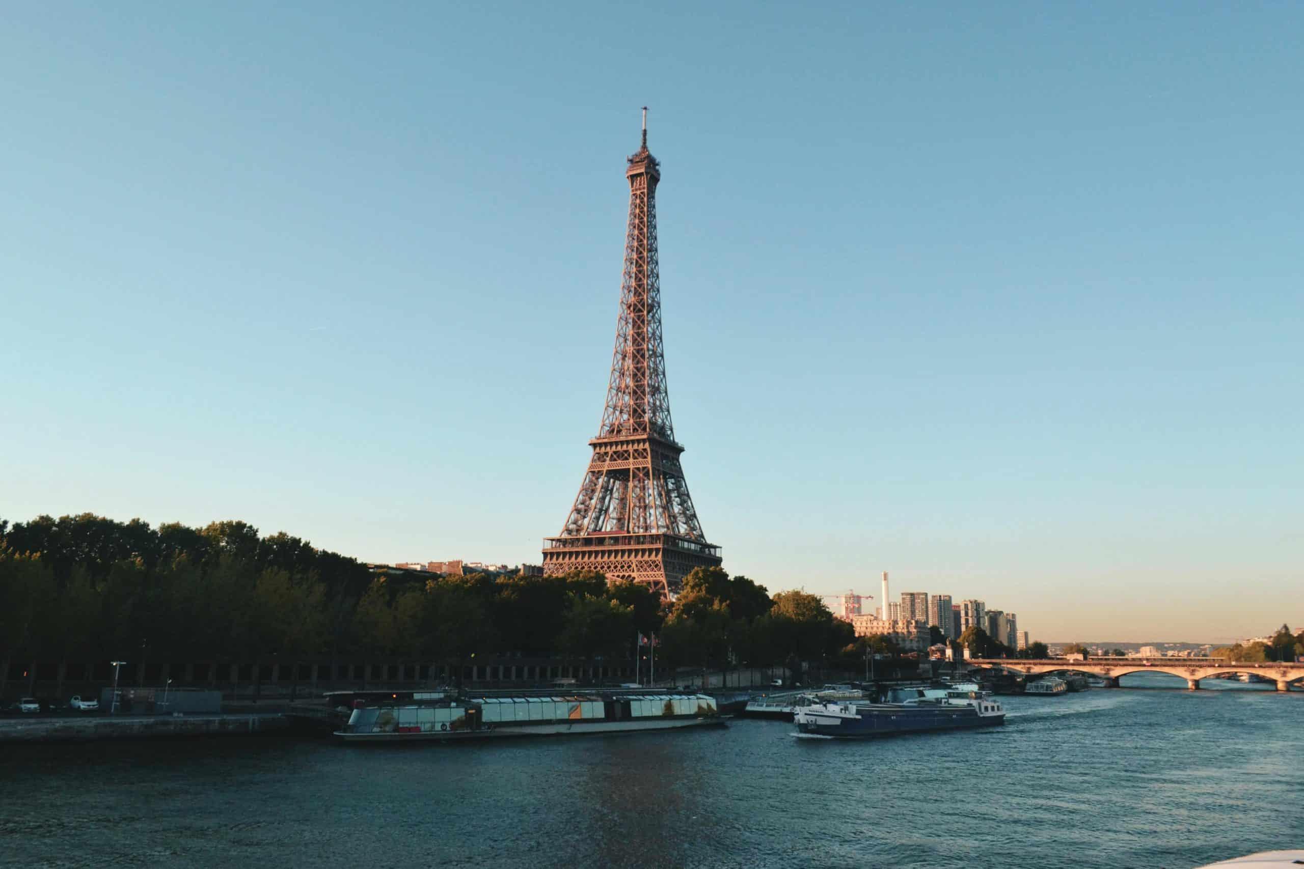 Torre Eiffel e o rio Sena: atrações imperdíveis